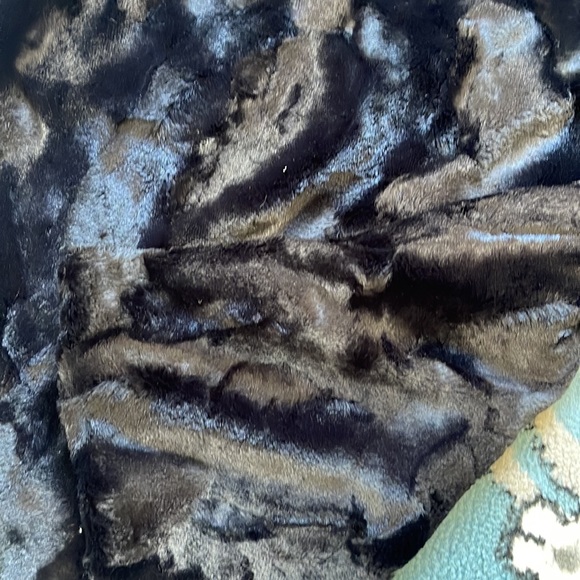 Aspyn Grove 2 fur pillow cover set - Picture 2 of 8